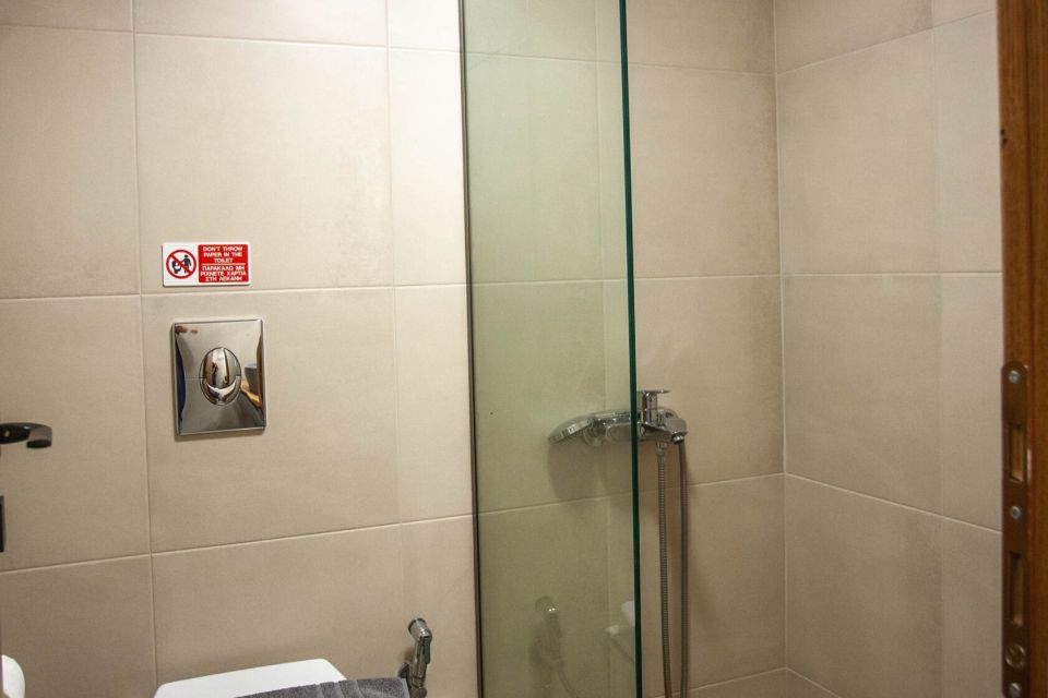 Bathroom with shower at Azogire Resort